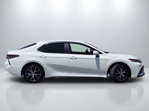 Used 2024 Toyota Camry SE w/ Convenience Package FWD image 3