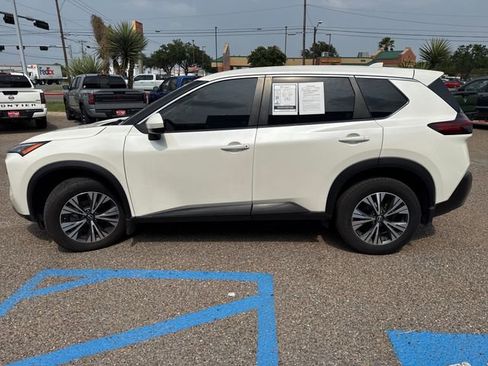 Certified 2023 Nissan Rogue SV FWD image 3