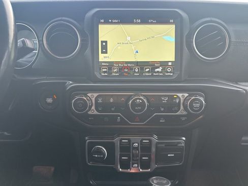 Used 2022 Jeep Wrangler Unlimited Sahara w/ Cold Weather Group image 20