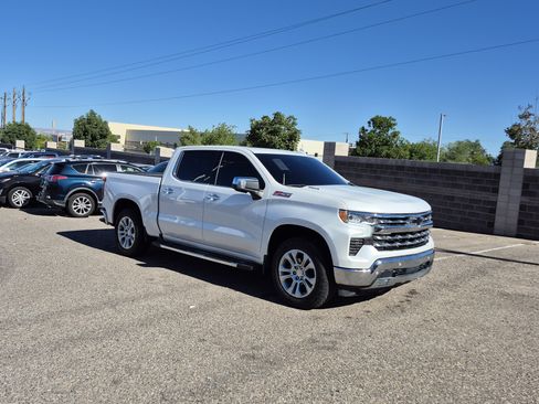 Used 2024 Chevrolet Silverado 1500 LTZ w/ LTZ Premium Package AWD/4WD image 7