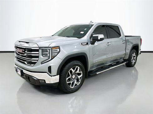 Used 2025 GMC Sierra 1500 SLT image 3