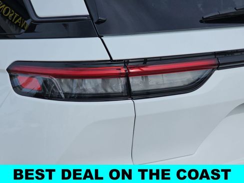 New 2026 Jeep Grand Cherokee Altitude AWD/4WD image 42