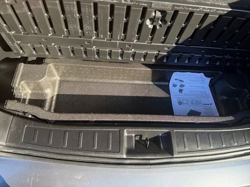 Used 2024 Mitsubishi Outlander SE Black Edition image 32