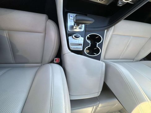 Used 2023 Genesis G70 2.0T image 24