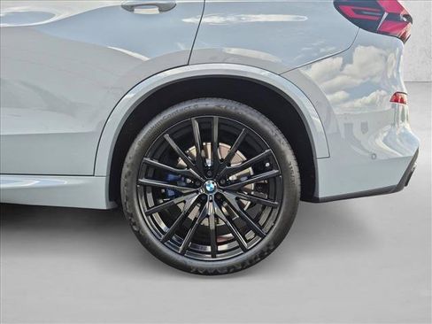 Used 2024 BMW X5 M60i AWD/4WD image 26