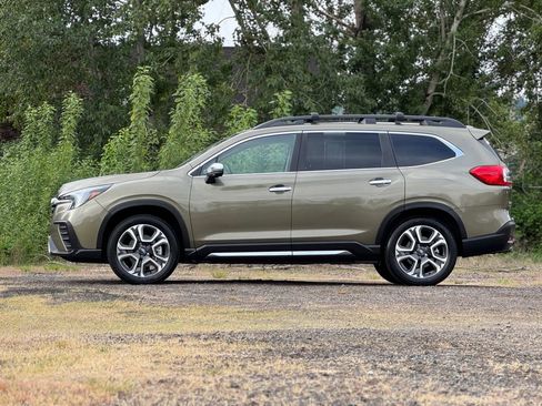 Used 2023 Subaru Ascent Touring AWD/4WD image 4