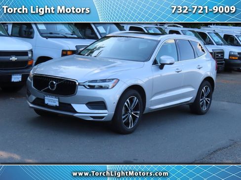 Used 2019 Volvo XC60 T6 Momentum w/ Multimedia Package AWD/4WD image 1
