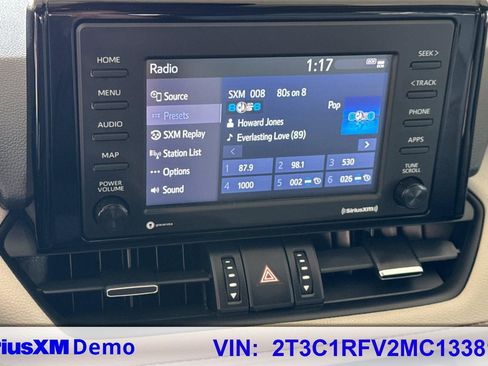 Used 2021 Toyota RAV4 XLE Premium image 27