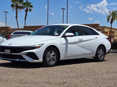 Used 2026 Hyundai Elantra SE w/ Cargo Package FWD image 8