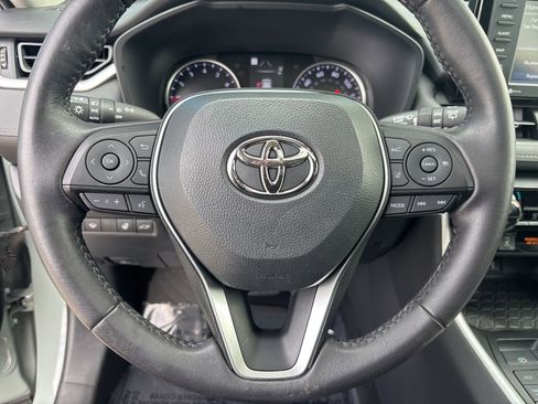 Used 2022 Toyota RAV4 XLE Premium AWD/4WD image 21