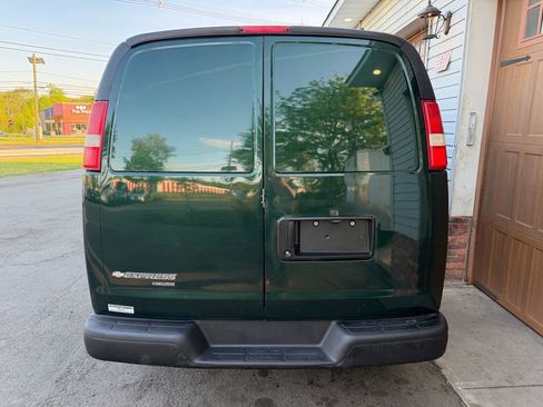 Used 2013 Chevrolet Express 2500 RWD image 4