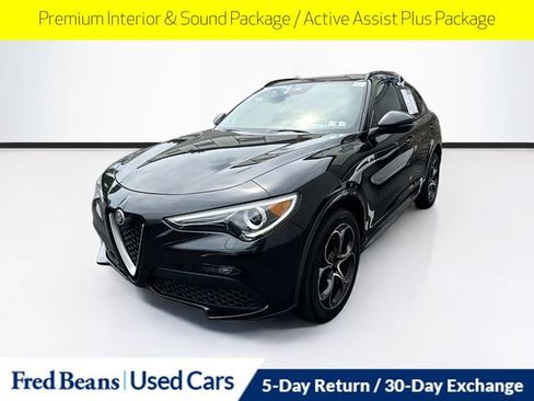 Used 2023 Alfa Romeo Stelvio Ti AWD/4WD image 4