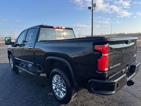 Used 2025 Chevrolet Silverado 3500 High Country w/ High Country Premium Package image 6