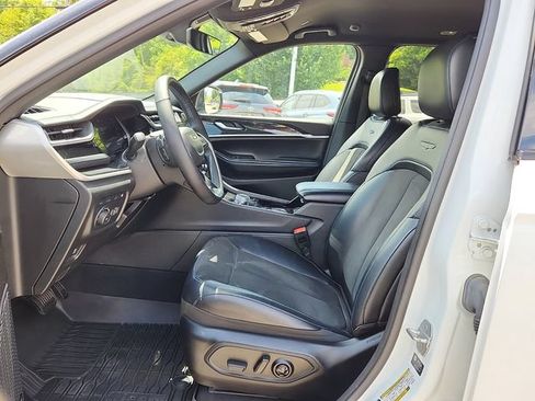 Used 2023 Jeep Grand Cherokee Trailhawk AWD/4WD image 14