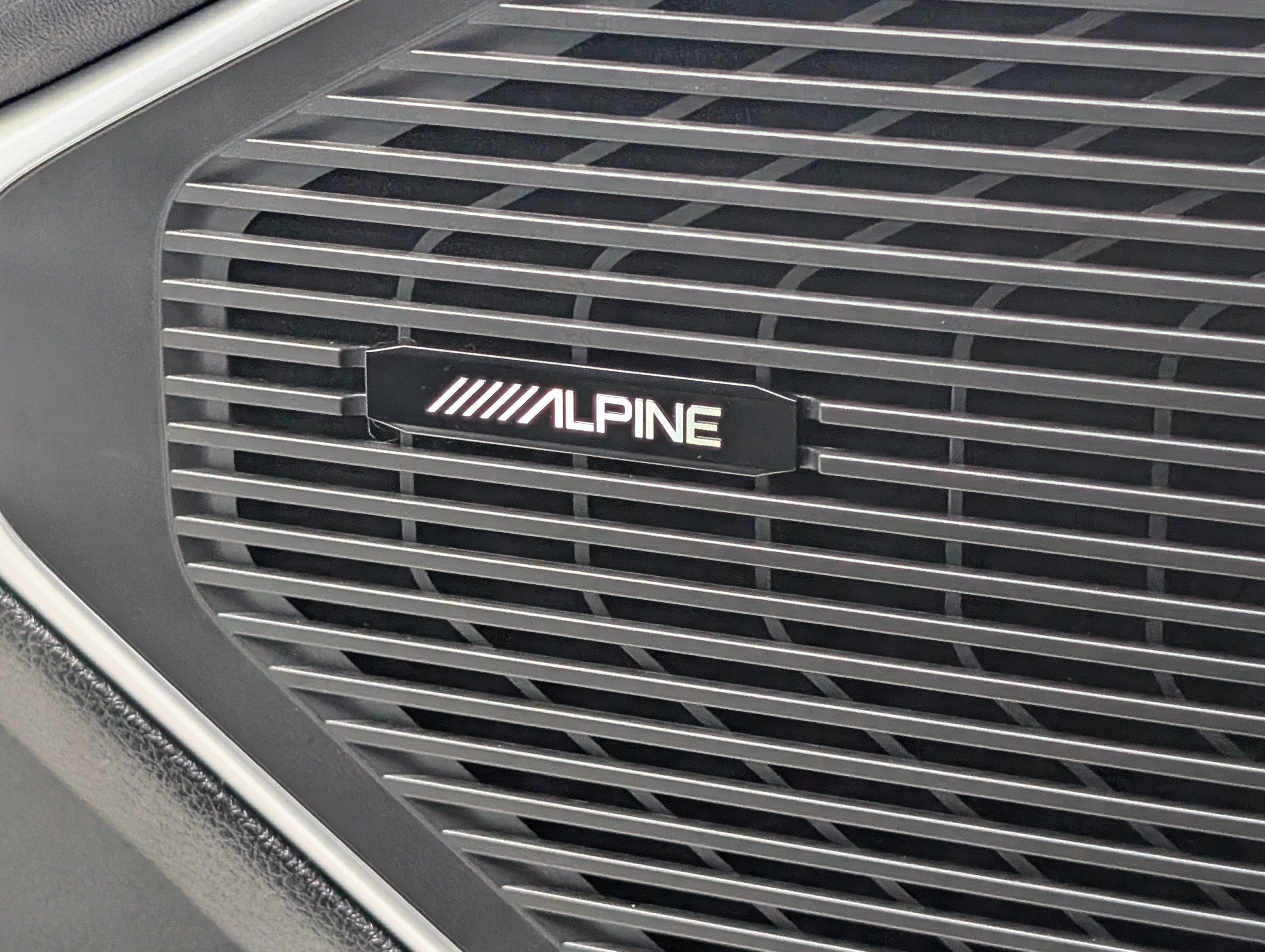 Used 2024 Jeep Wagoneer L 2WD image 39