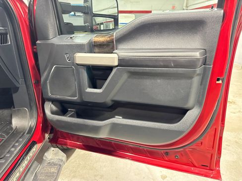 Used 2022 Ford F350 Lariat w/ Black Appearance Package image 26