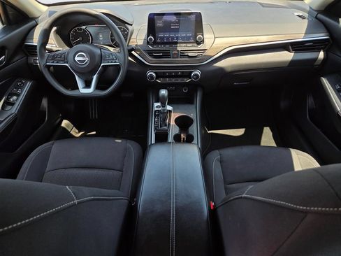 Used 2025 Nissan Altima 2.5 SV FWD image 14