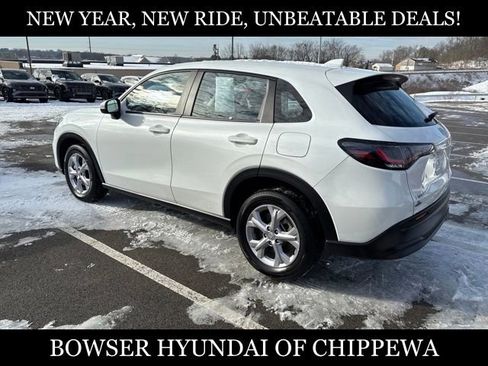 Used 2024 Honda HR-V LX image 3