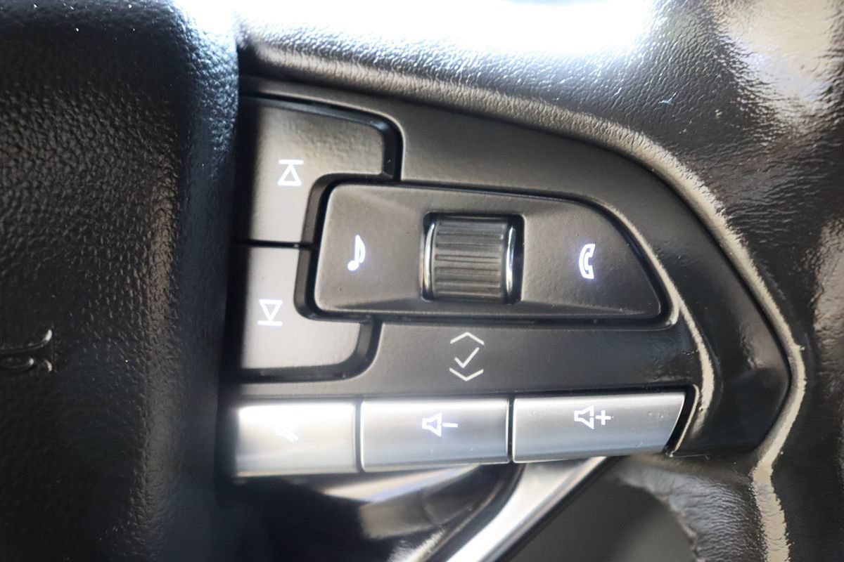 Used 2024 Cadillac Escalade ESV Sport w/ LPO, ONYX Package AWD/4WD image 45