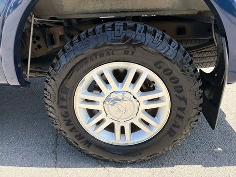 Used 2011 Ford F150 Lariat w/ Lariat Plus Pkg AWD/4WD image 31