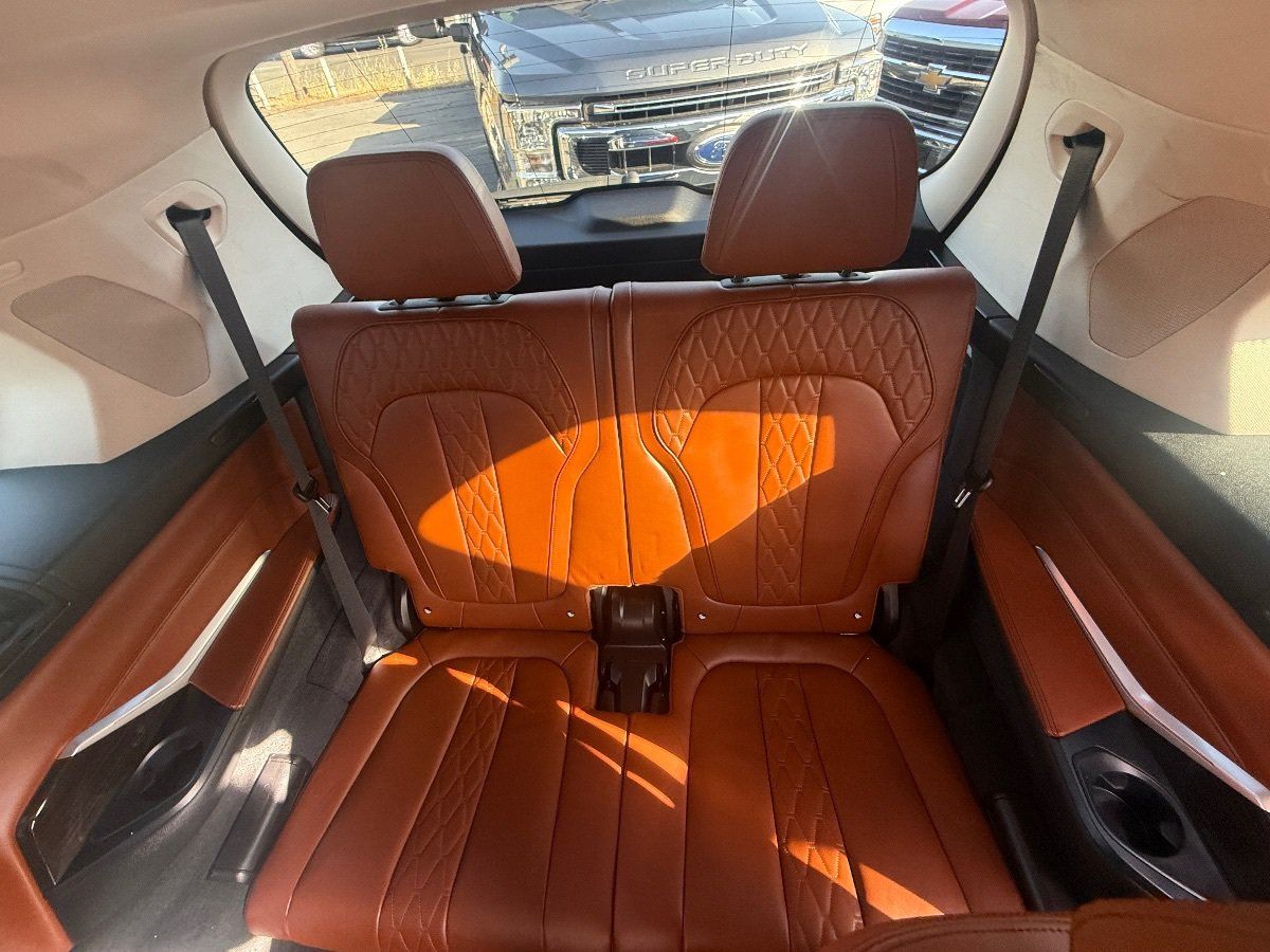 Used 2020 BMW X7 xDrive40i w/ Premium Package AWD/4WD image 18