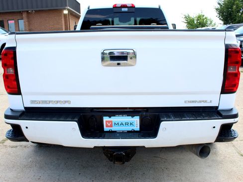 Used 2015 GMC Sierra 3500 Denali image 6