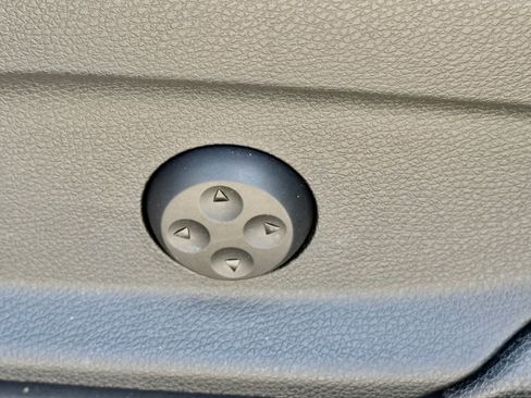 Used 2023 Mercedes-Benz GLC 300 4MATIC Coupe image 27