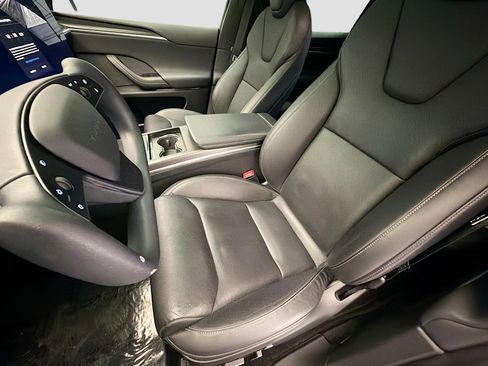 Used 2022 Tesla Model X Plaid image 11