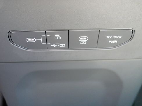 Certified 2024 Kia EV9 Land AWD/4WD image 32