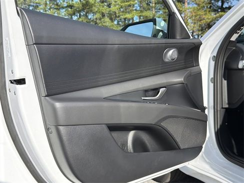 New 2026 Hyundai Elantra Blue image 10