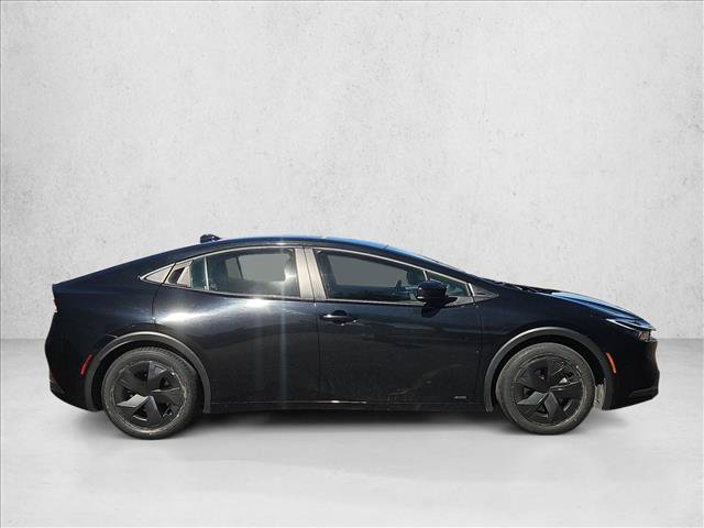 Used 2025 Toyota Prius LE AWD/4WD image 4