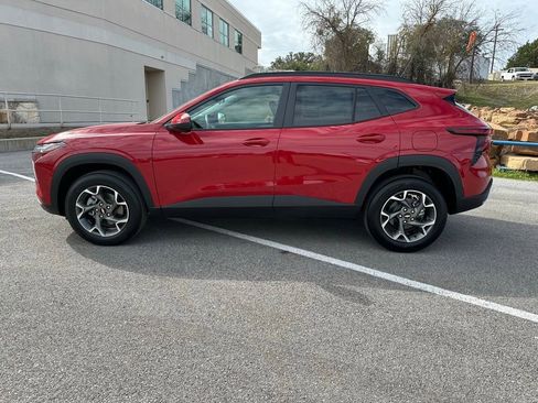 New 2026 Chevrolet Trax LT image 2