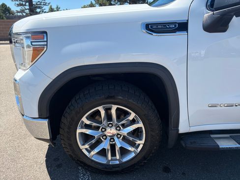Used 2021 GMC Sierra 1500 SLT w/ SLT Premium Package AWD/4WD image 11