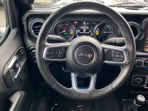 Used 2023 Jeep Wrangler Unlimited Sahara w/ Cold Weather Group image 5