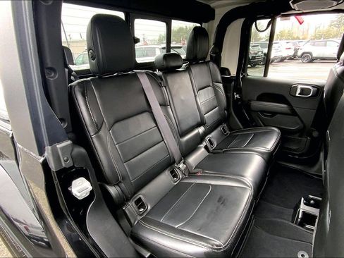 Certified 2023 Jeep Gladiator Overland w/ Popular Equipment Package image 17