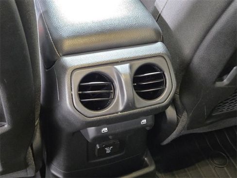 Used 2023 Jeep Wrangler Unlimited Rubicon 4xe image 15