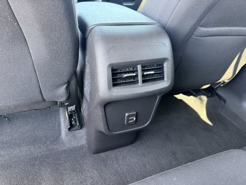 Used 2022 Chevrolet Equinox LT FWD image 25
