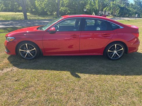 Used 2024 Honda Civic Touring image 8