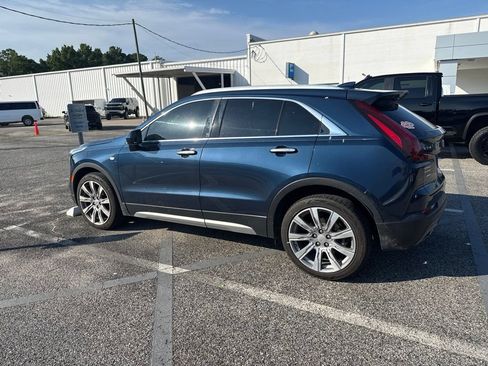 Used 2019 Cadillac XT4 Premium Luxury w/ Cold Weather Package AWD/4WD image 4