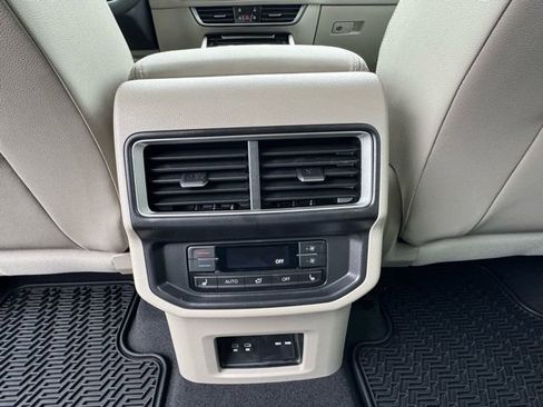 New 2026 Volkswagen Atlas SEL Premium R-Line AWD/4WD image 13