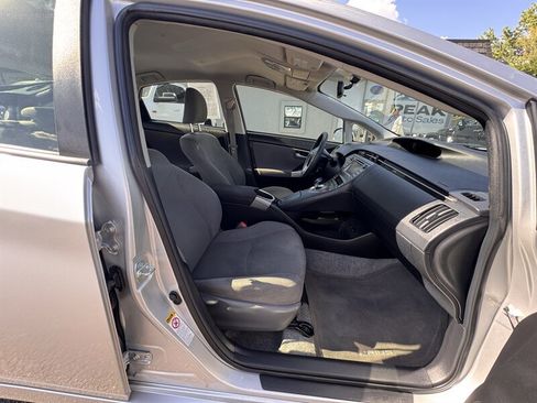 Used 2014 Toyota Prius Three FWD image 28