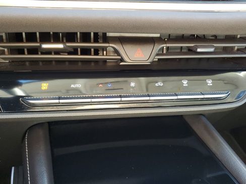 Used 2025 Buick Envision Sport Touring image 31