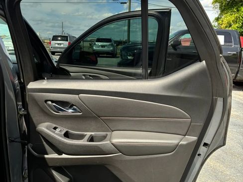 Used 2019 Chevrolet Traverse LT image 24