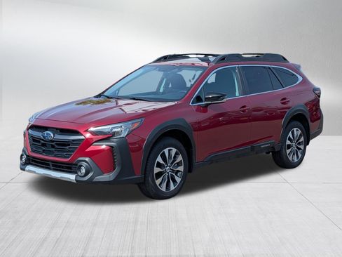 Used 2025 Subaru Outback Limited XT AWD/4WD image 3