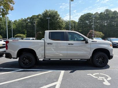 New 2026 Chevrolet Silverado 1500 Custom Trail Boss w/ LPO, Dark Essentials Package