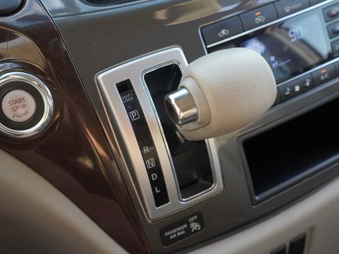 Used 2015 Nissan Quest SV image 13