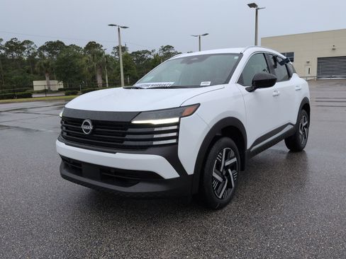 New 2026 Nissan Kicks SV FWD image 9
