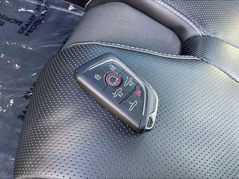 Used 2023 Chevrolet Corvette Stingray Preferred Conv w/ 2LT RWD image 32