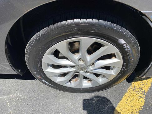 Used 2018 Nissan Sentra SV FWD image 32
