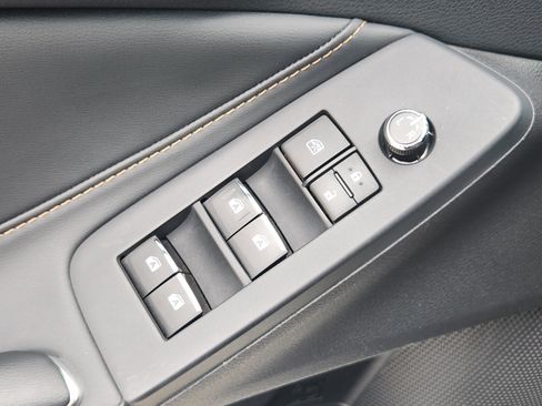 Used 2020 Toyota Avalon XSE image 23